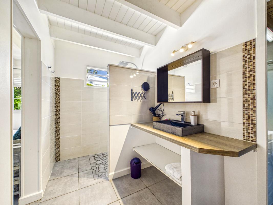 28.Location villa 8 personnes avec piscine et prxomité plage des Raisins Clairs